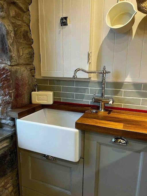 Charming Stone Bothy At Loch Lomond Villa Лус Екстериор снимка